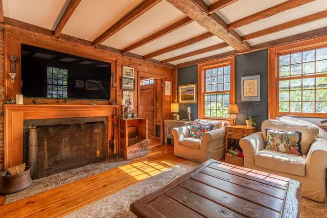 $800,000 | 879 River Road, Manchester, VT 05255