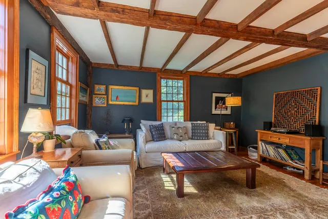 $800,000 | 879 River Road, Manchester, VT 05255