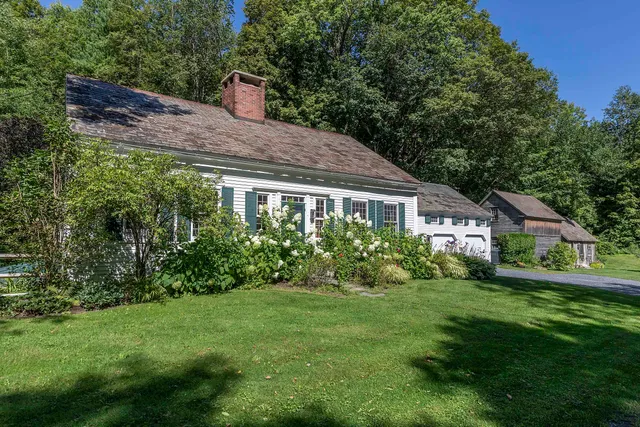 $800,000 | 879 River Road, Manchester, VT 05255