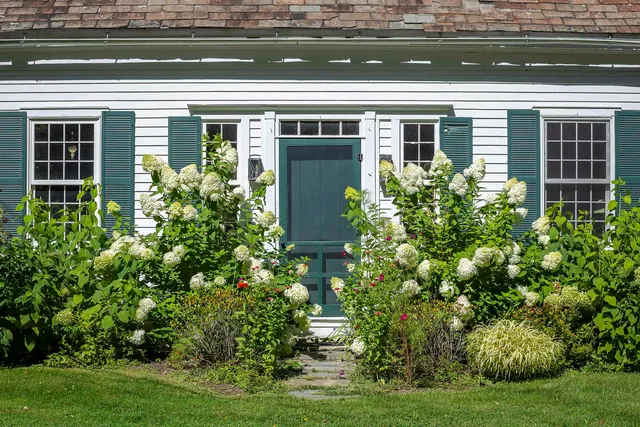 $800,000 | 879 River Road, Manchester, VT 05255