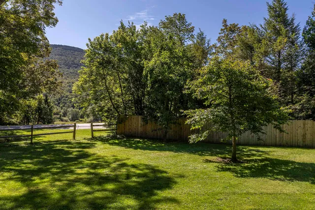 $800,000 | 879 River Road, Manchester, VT 05255