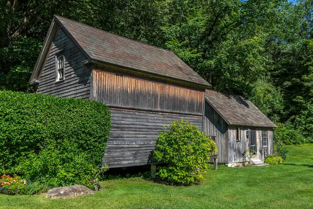 $800,000 | 879 River Road, Manchester, VT 05255