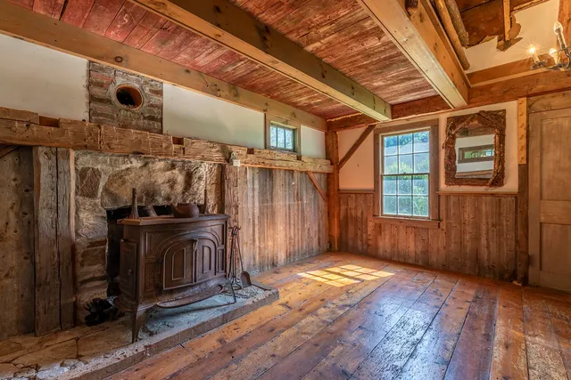 $800,000 | 879 River Road, Manchester, VT 05255