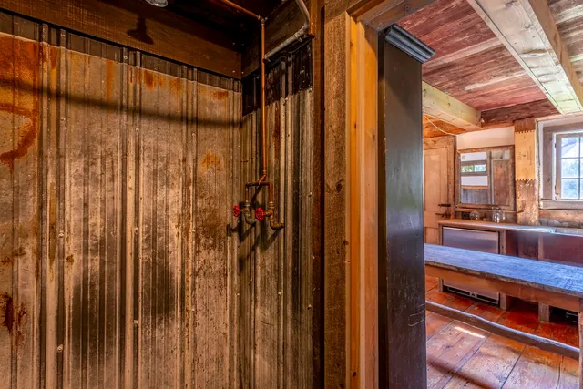 $800,000 | 879 River Road, Manchester, VT 05255