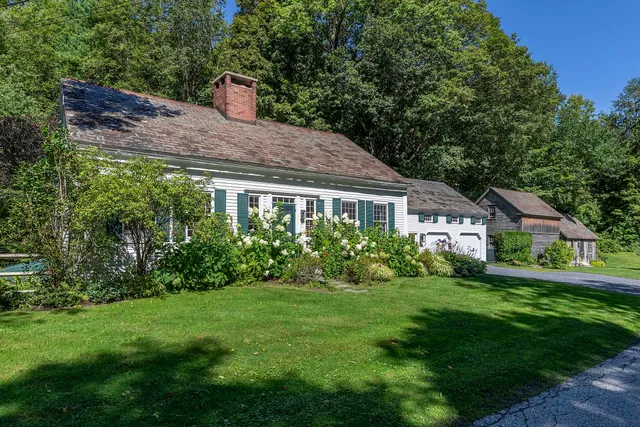 $800,000 | 879 River Road, Manchester, VT 05255