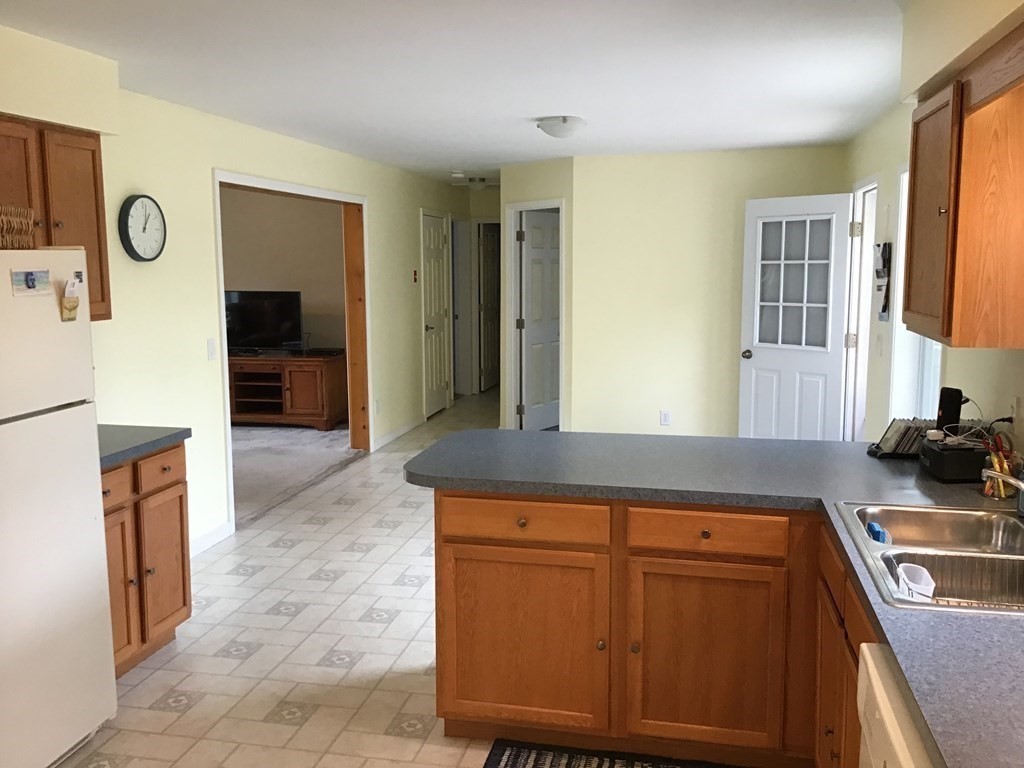 27 Tanner Road Oxford, MA 01540 - Photo 12 of 30