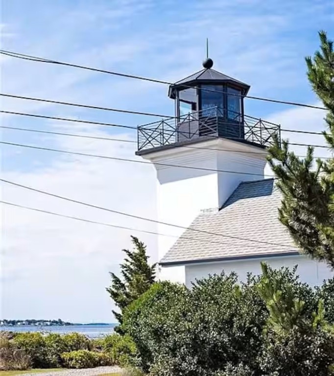 7 Old Ferry Road Bristol, RI 02809 - Photo 3 of 11