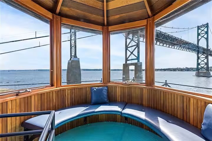 7 Old Ferry Road Bristol, RI 02809 - Photo 4 of 11