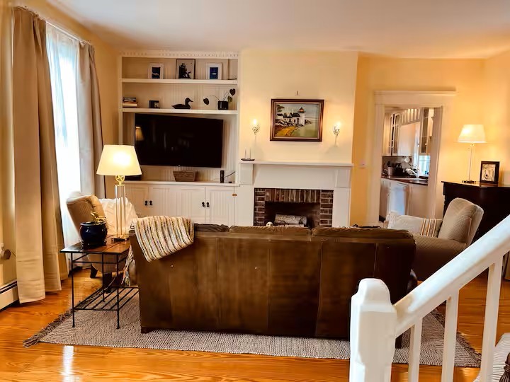 7 Old Ferry Road Bristol, RI 02809 - Photo 5 of 11