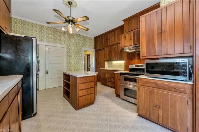 $475,000 | 704 9th Street, North Wilkesboro, NC 28659