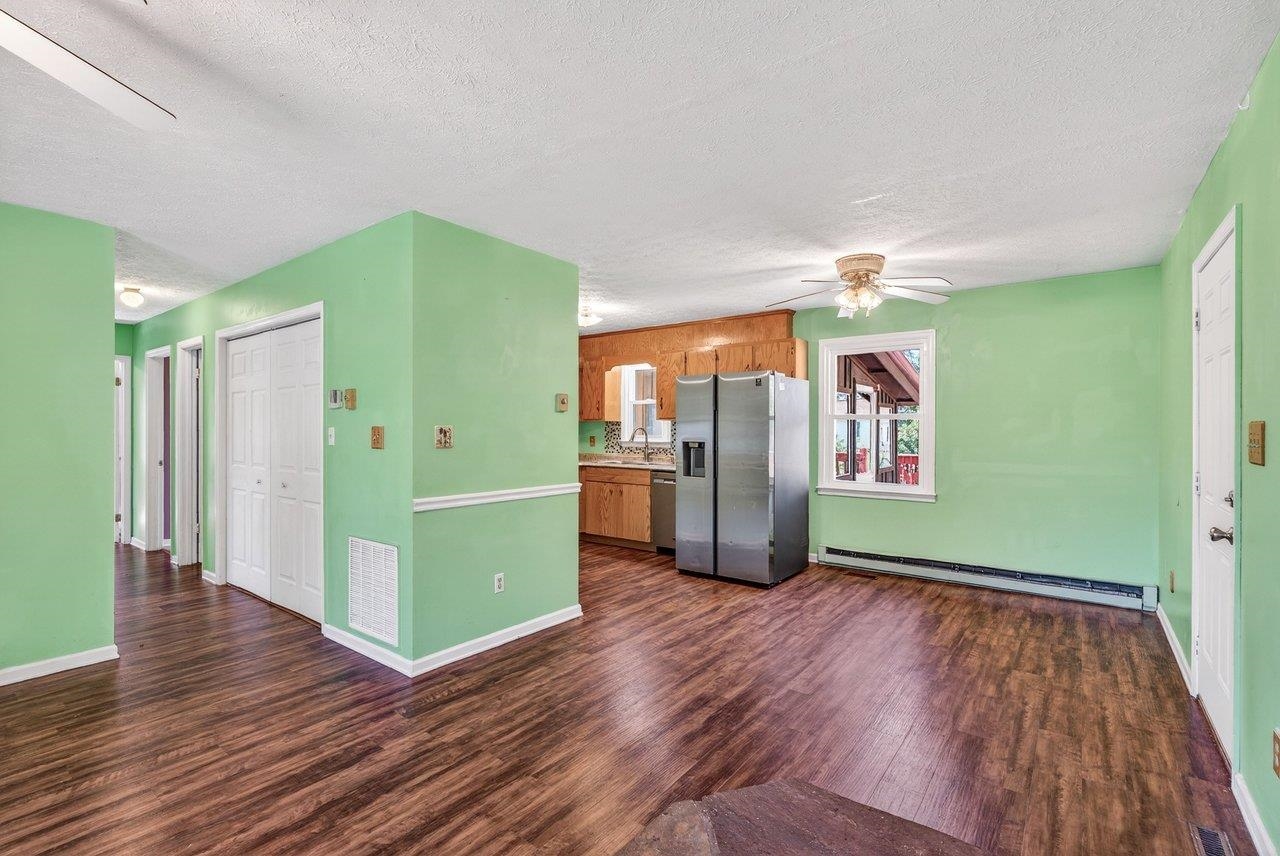 605 13th Street Grottoes, VA 24441 - Photo 8 of 45