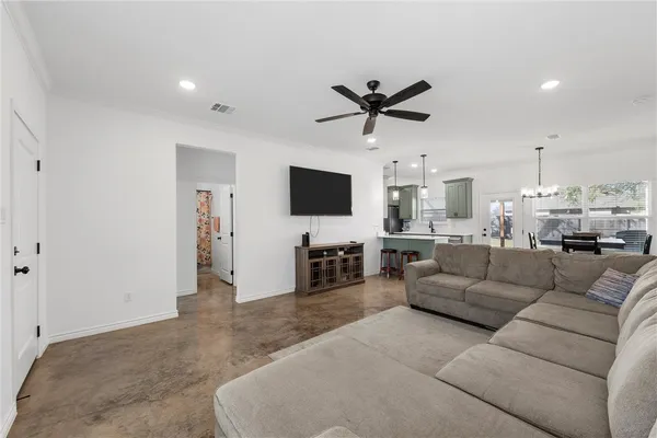 $274,900 | 113 Garfield Street, McGregor, TX 76657