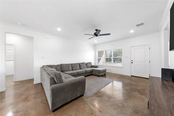 $274,900 | 113 Garfield Street, McGregor, TX 76657