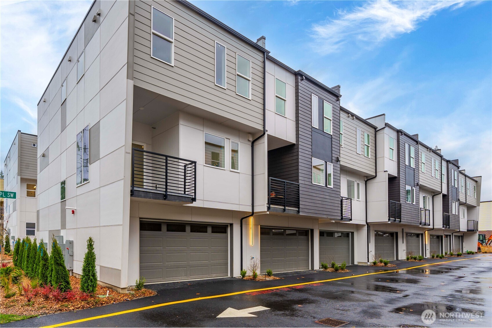 11535 17th Place Southwest Burien, WA 98146 - Photo 2 of 40 a front view of a building