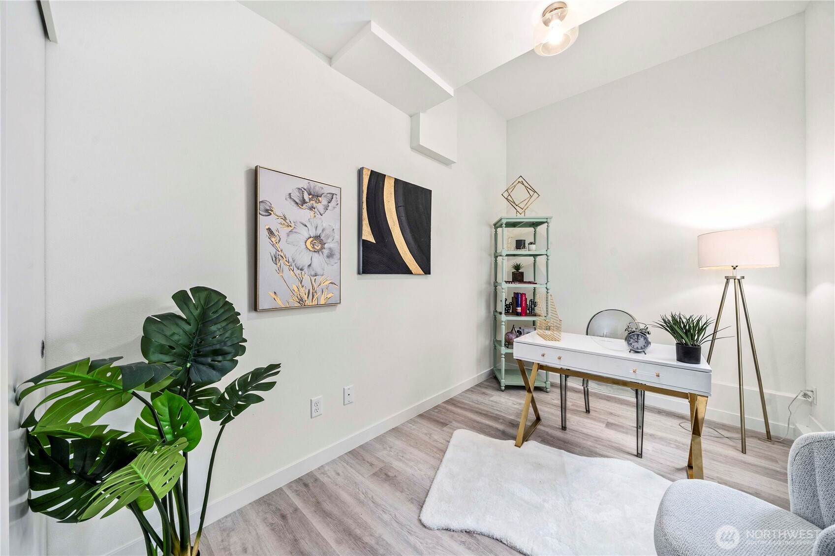 11535 17th Place Southwest Burien, WA 98146 - Photo 23 of 40 a living room with furniture