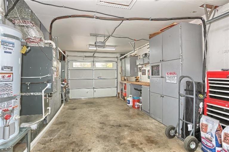 305 South Rose Street Phoenix, OR 97535 - Photo 30 of 35 There is a garage door on each end of th