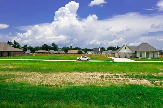 $93,000 | 328 Sophia Drive, Luling, LA 70070