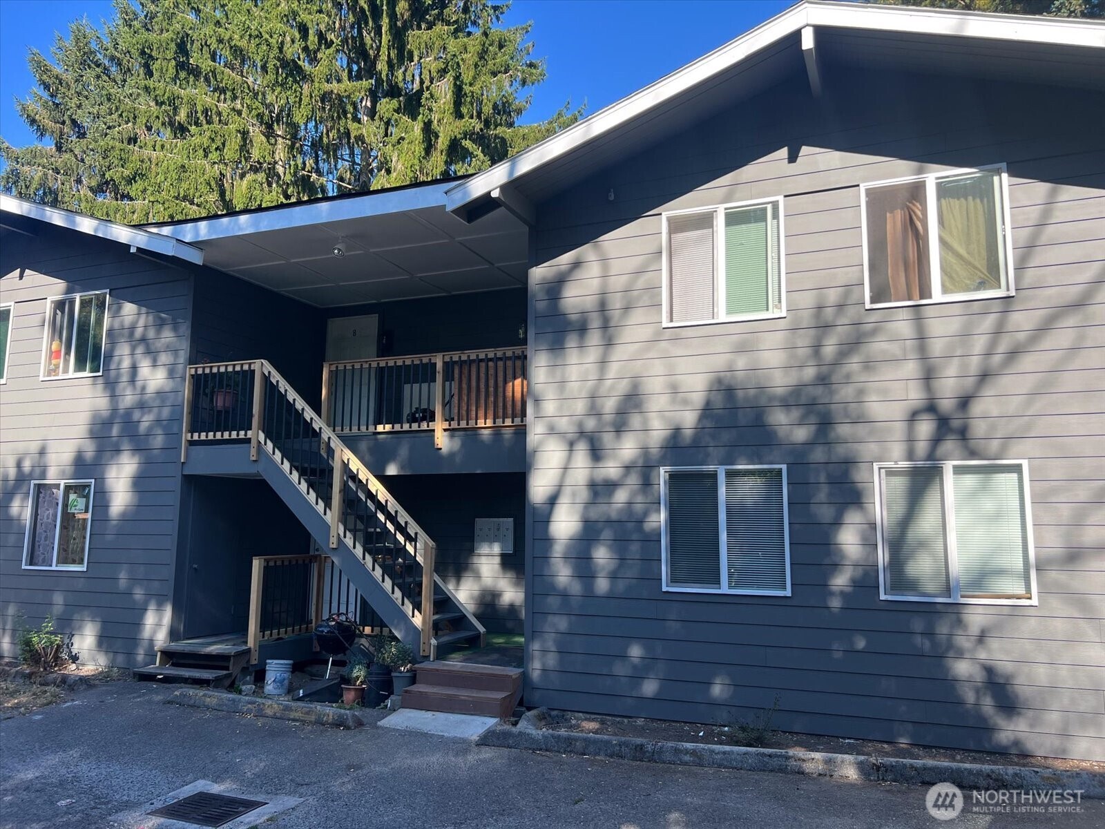10443 17th Avenue Southwest Seattle, WA 98146 - Photo 5 of 40