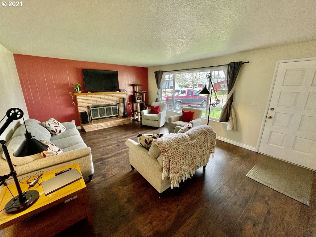 2785 3rd Street Springfield, OR 97477 - Photo 3 of 23
