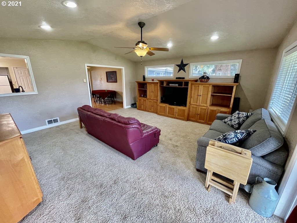2785 3rd Street Springfield, OR 97477 - Photo 7 of 23