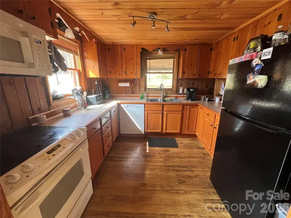 $333,000 | 365 Hillbilly Lane, Mill Spring, NC 28756