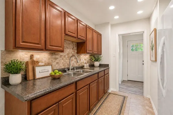 $239,000 | 609 Crane Drive, Euless, TX 76039