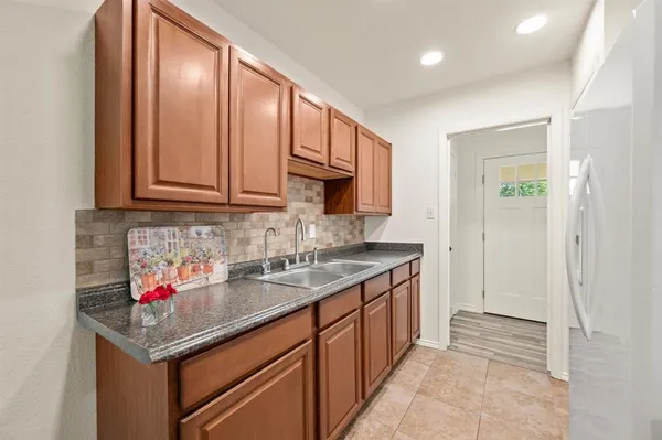 $239,000 | 609 Crane Drive, Euless, TX 76039