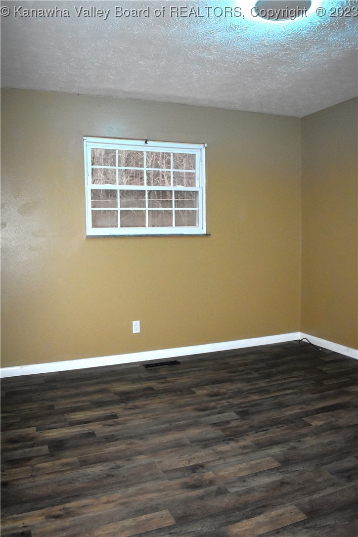 3393 North Grapevine Road Charleston, WV 25320 - Photo 9 of 20 Gallery Image 9