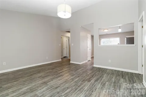 $275,000 | 2721 Fairstone Avenue, Charlotte, NC 28269
