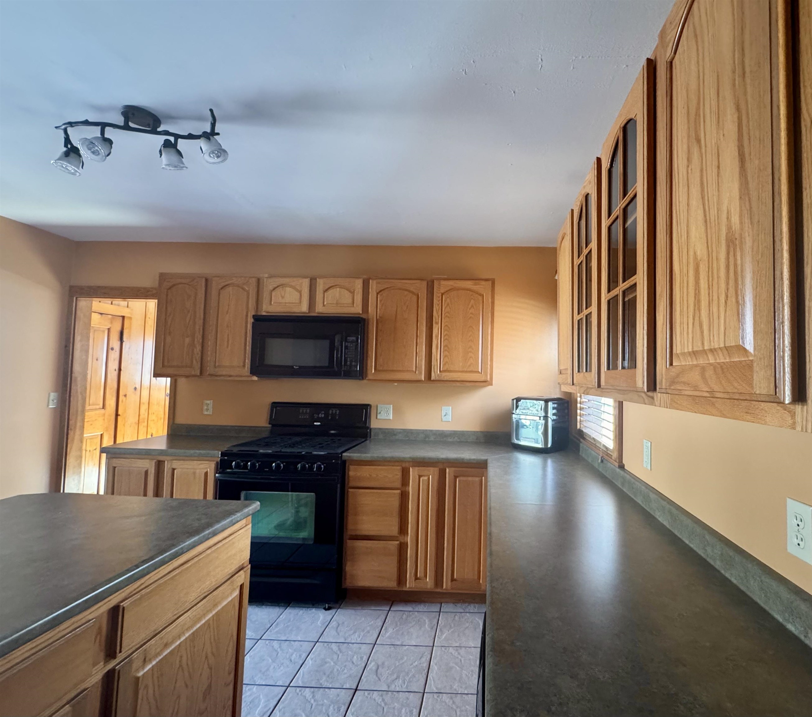 137 Wall Street Springfield, VT 05156 - Photo 4 of 39