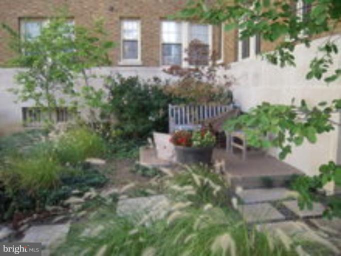 1673 Park Road Northwest, Unit 405 Washington, DC 20010 - Photo 9 of 9 Side Garden