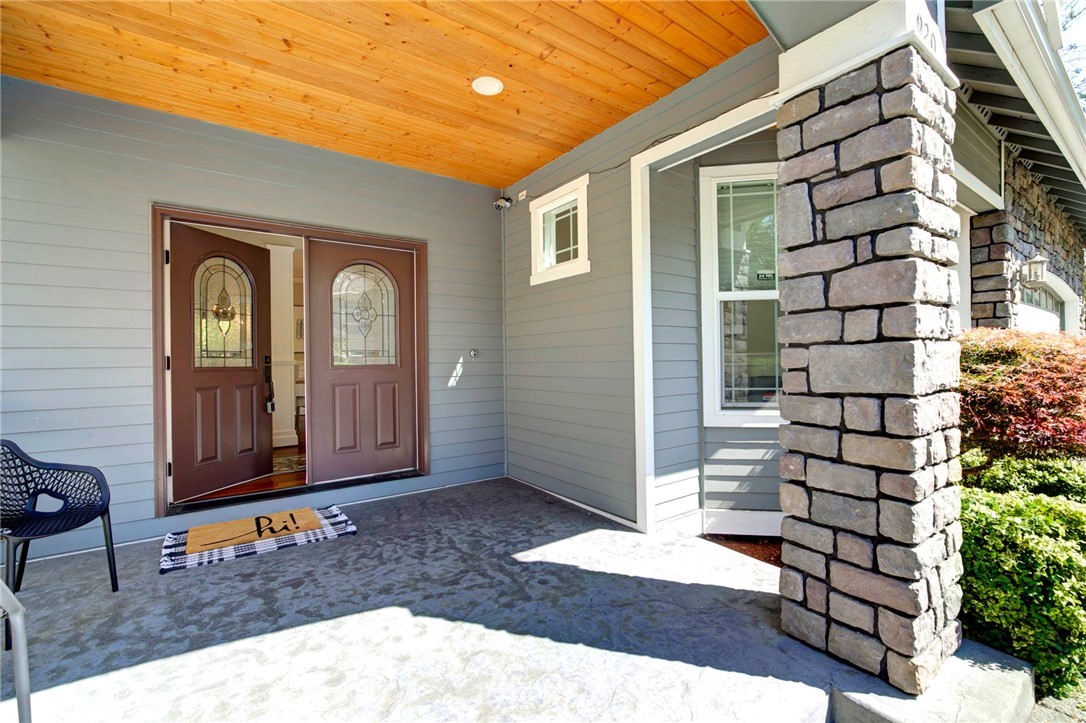 920 South 34th Place Renton, WA 98055 - Photo 2 of 39