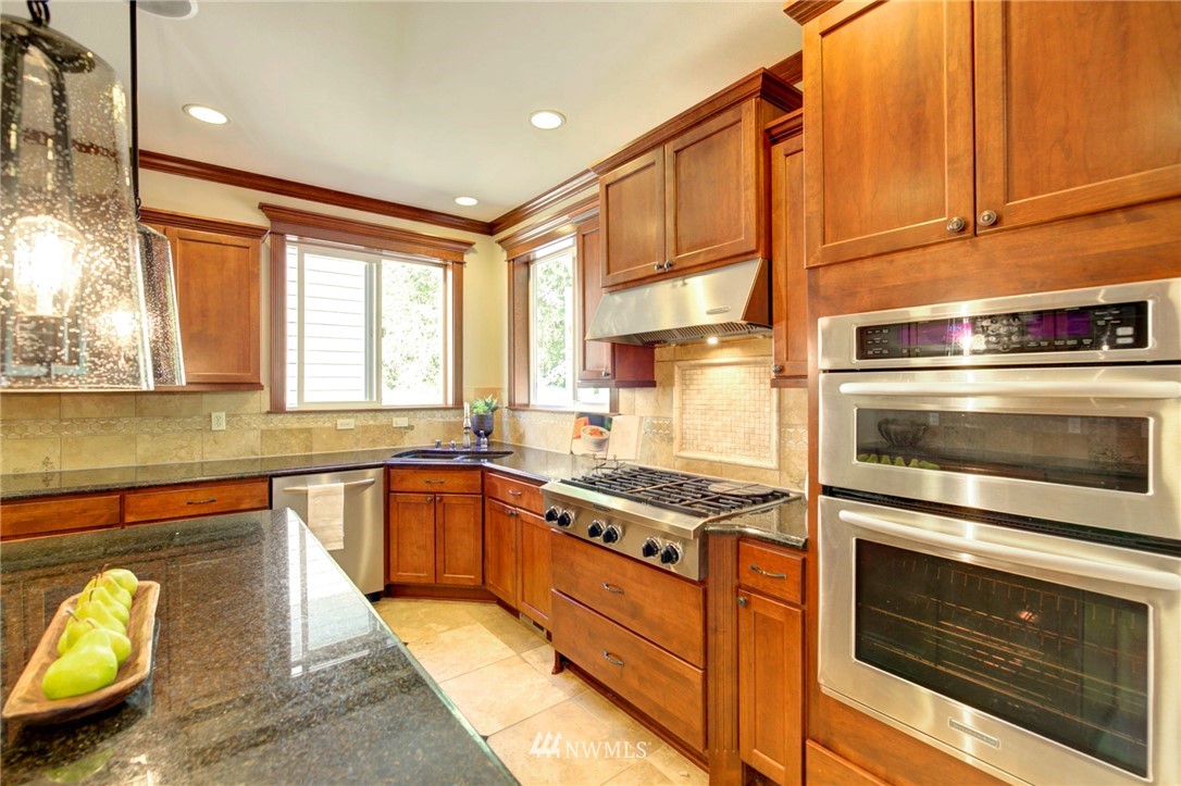 920 South 34th Place Renton, WA 98055 - Photo 11 of 39
