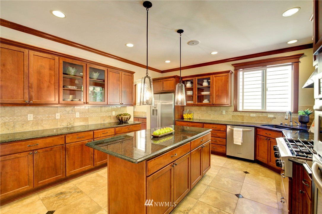 920 South 34th Place Renton, WA 98055 - Photo 12 of 39