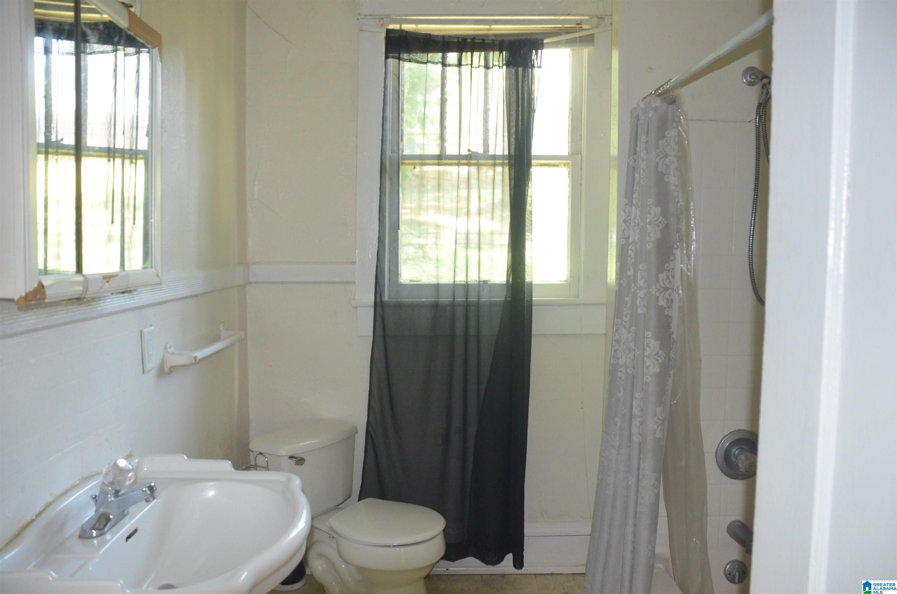 611 Goodwin Avenue Anniston, AL 36207 - Photo 16 of 21