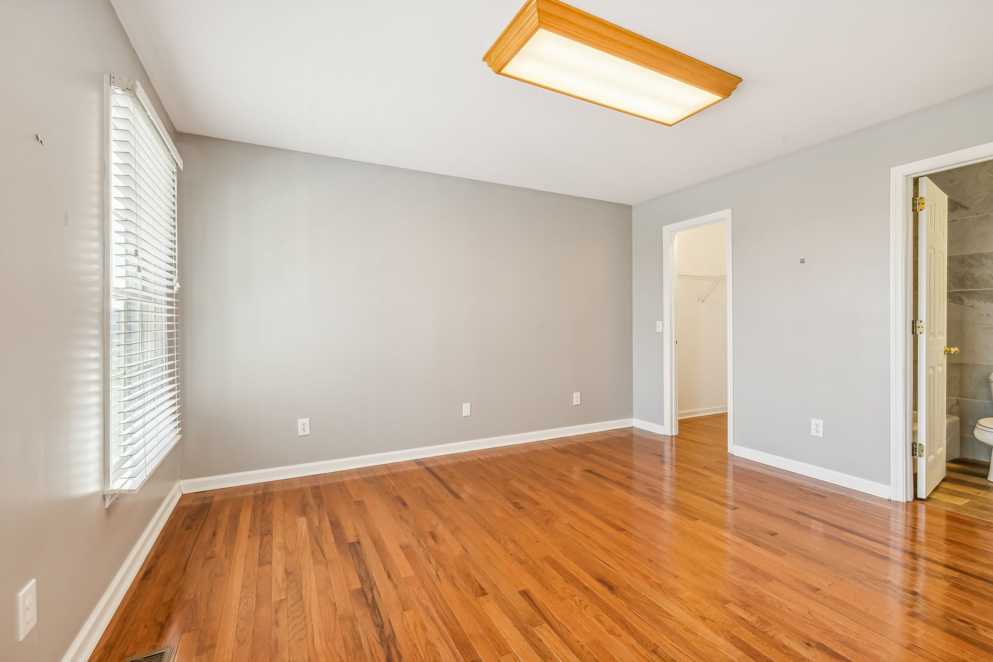 4152 Old Coopertown Road Springfield, TN 37172 - Photo 32 of 70 Primary suite on first floor #2 (was used as an office - can change light fixture)