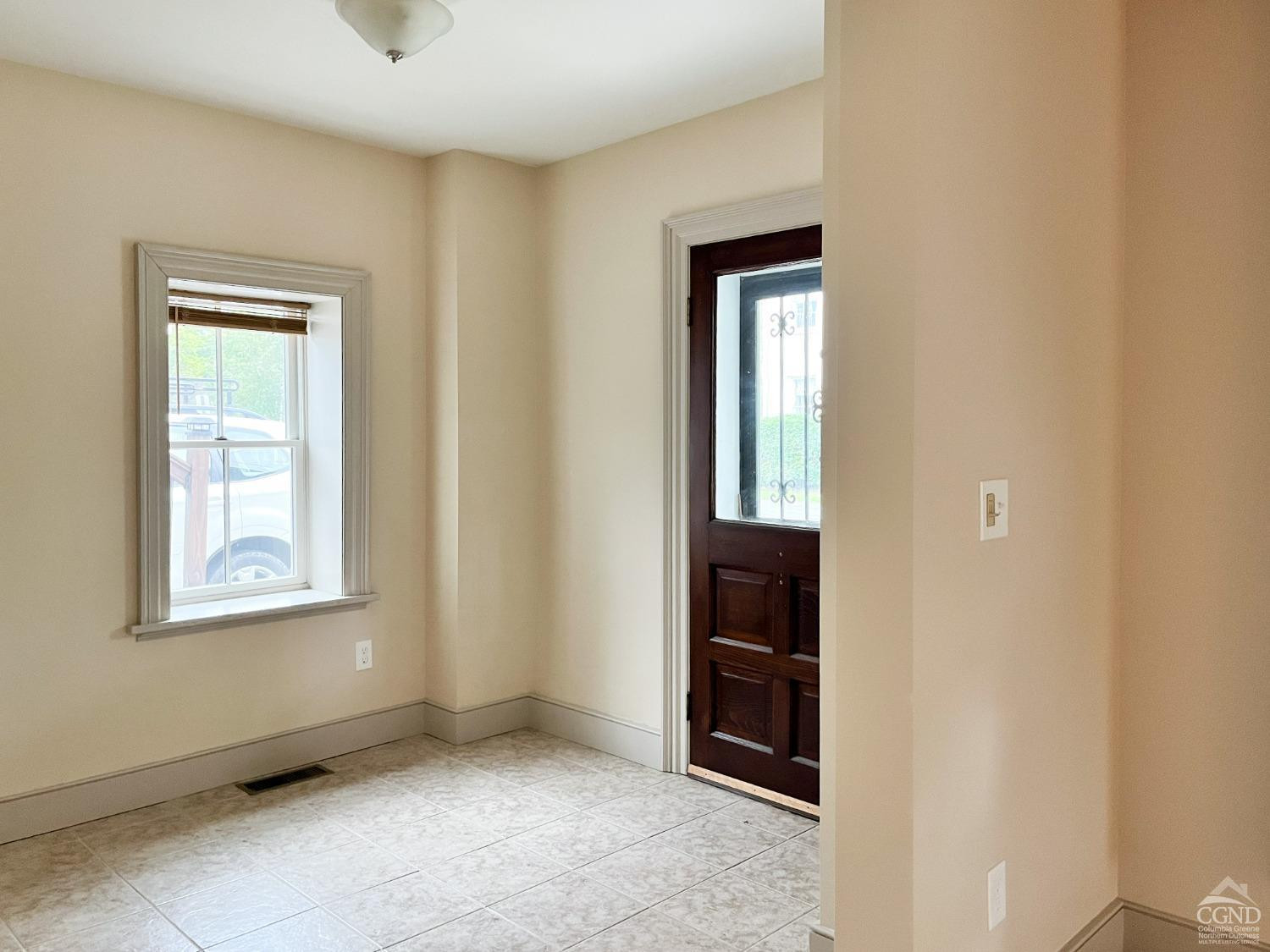 122 2nd Street, Unit 1 Athens, NY 12015 - Photo 3 of 26 an empty room with windows and closet