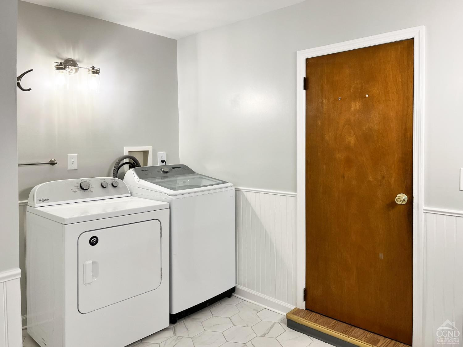 122 2nd Street, Unit 1 Athens, NY 12015 - Photo 8 of 26 a utility room with dryer and washer