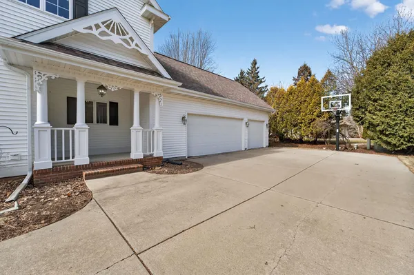 $850,000 | 1614 Blue Ridge Trail, Waunakee, WI 53597