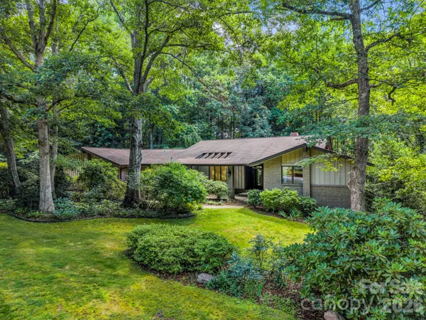 $825,000 | 115 Woodhaven Drive, Hendersonville, NC 28739