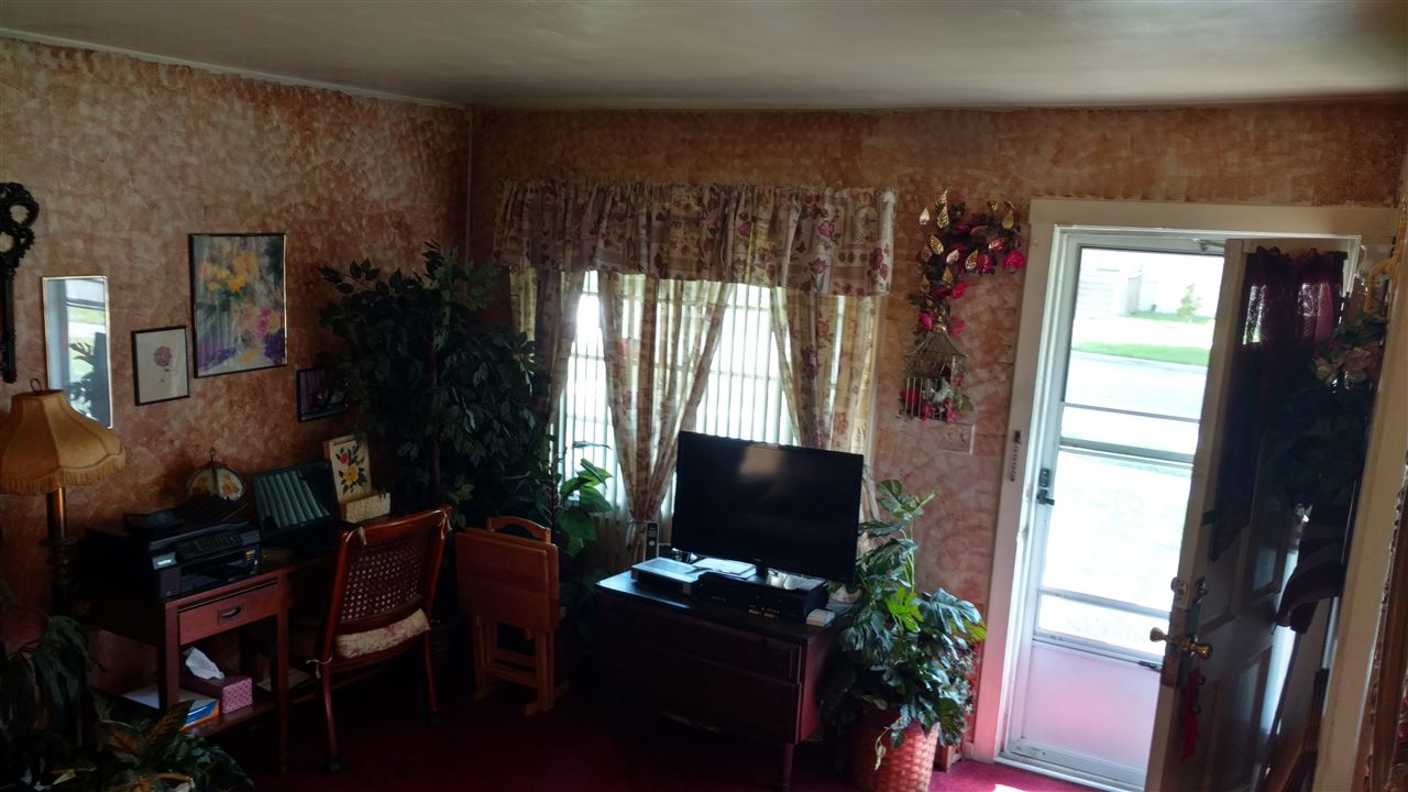 2068 Riedmiller Avenue Fort Wayne, IN 46802 - Photo 3 of 13 Gallery Image 3