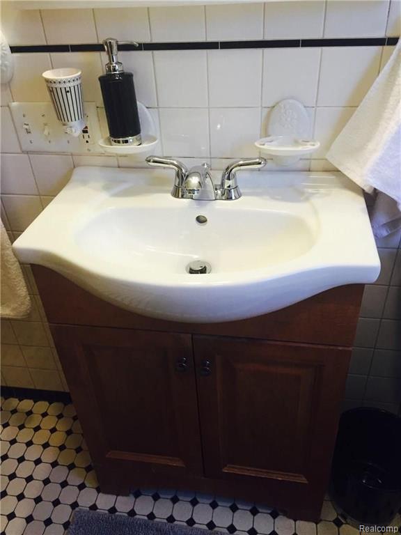 135 Riverside Drive Mount Clemens, MI 48043 - Photo 26 of 54 Gallery Image 26