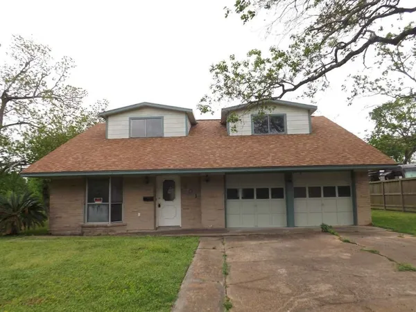 $2,495 | 501 South Holmes Street, La Porte, TX 77571