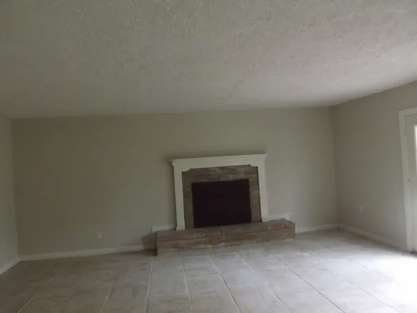 $2,495 | 501 South Holmes Street, La Porte, TX 77571