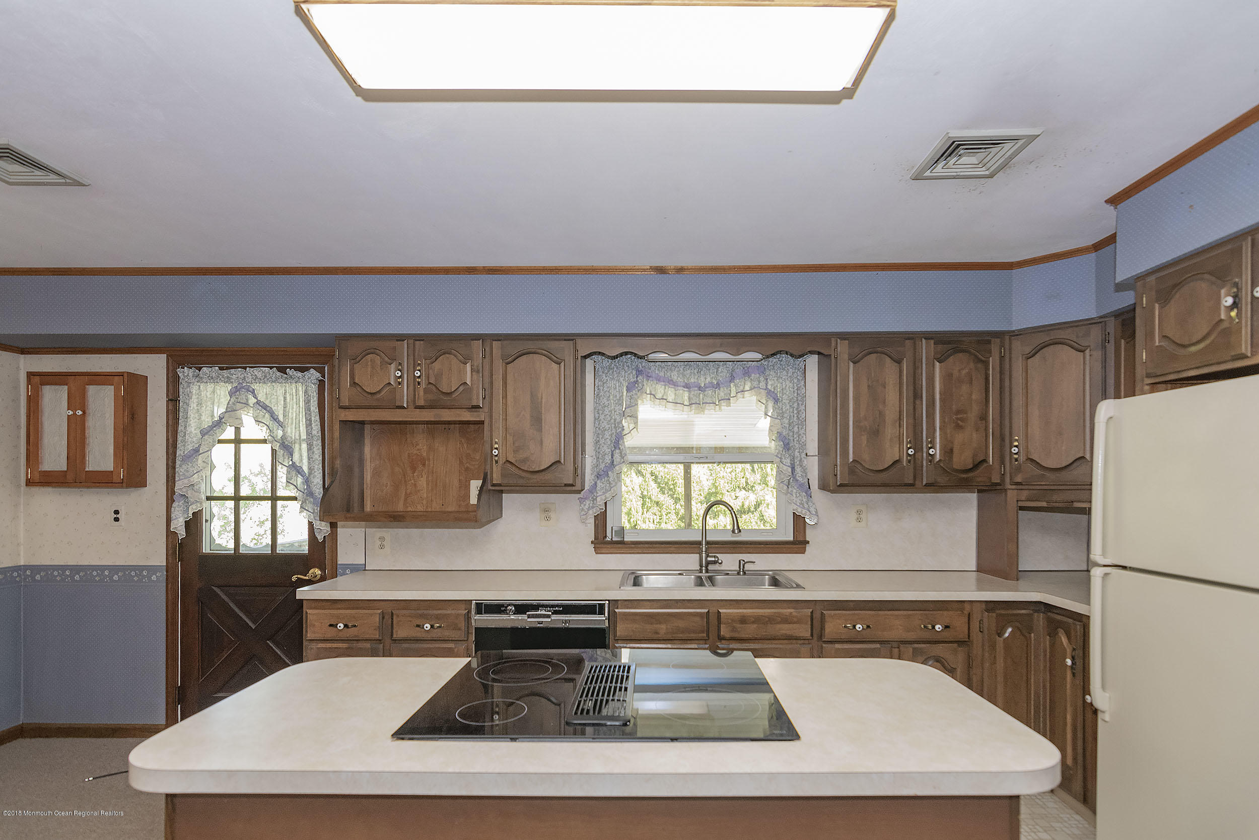 273 Stewart Road Allentown, NJ 08501 - Photo 12 of 32 Kitchen