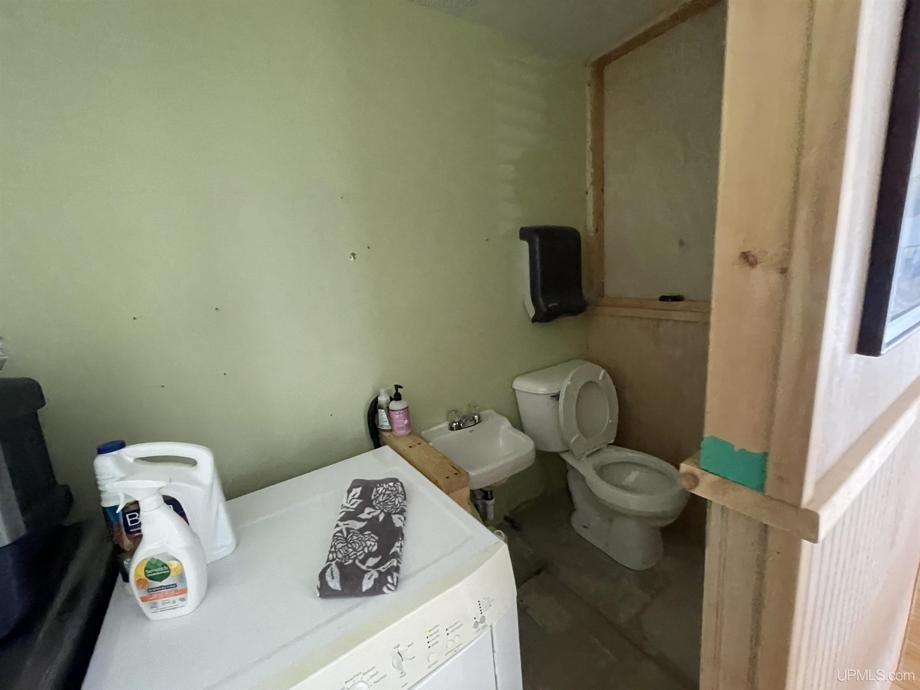 1025 Bayshore Road, Unit 2 L'Anse, MI 49946 - Photo 20 of 24
