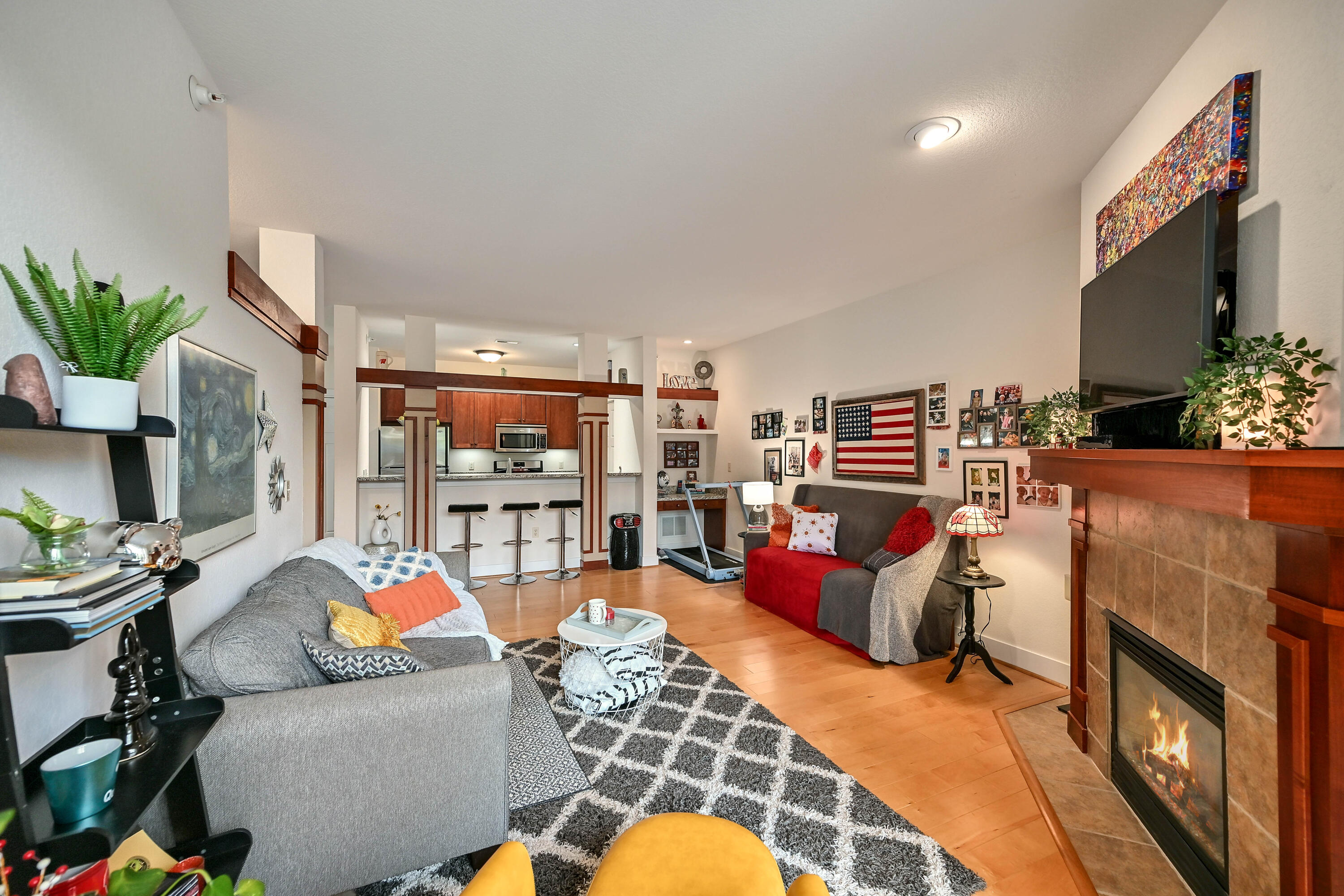 15295 West Library Lane, Unit 203 New Berlin, WI 53151 - Photo 11 of 32 Great Room