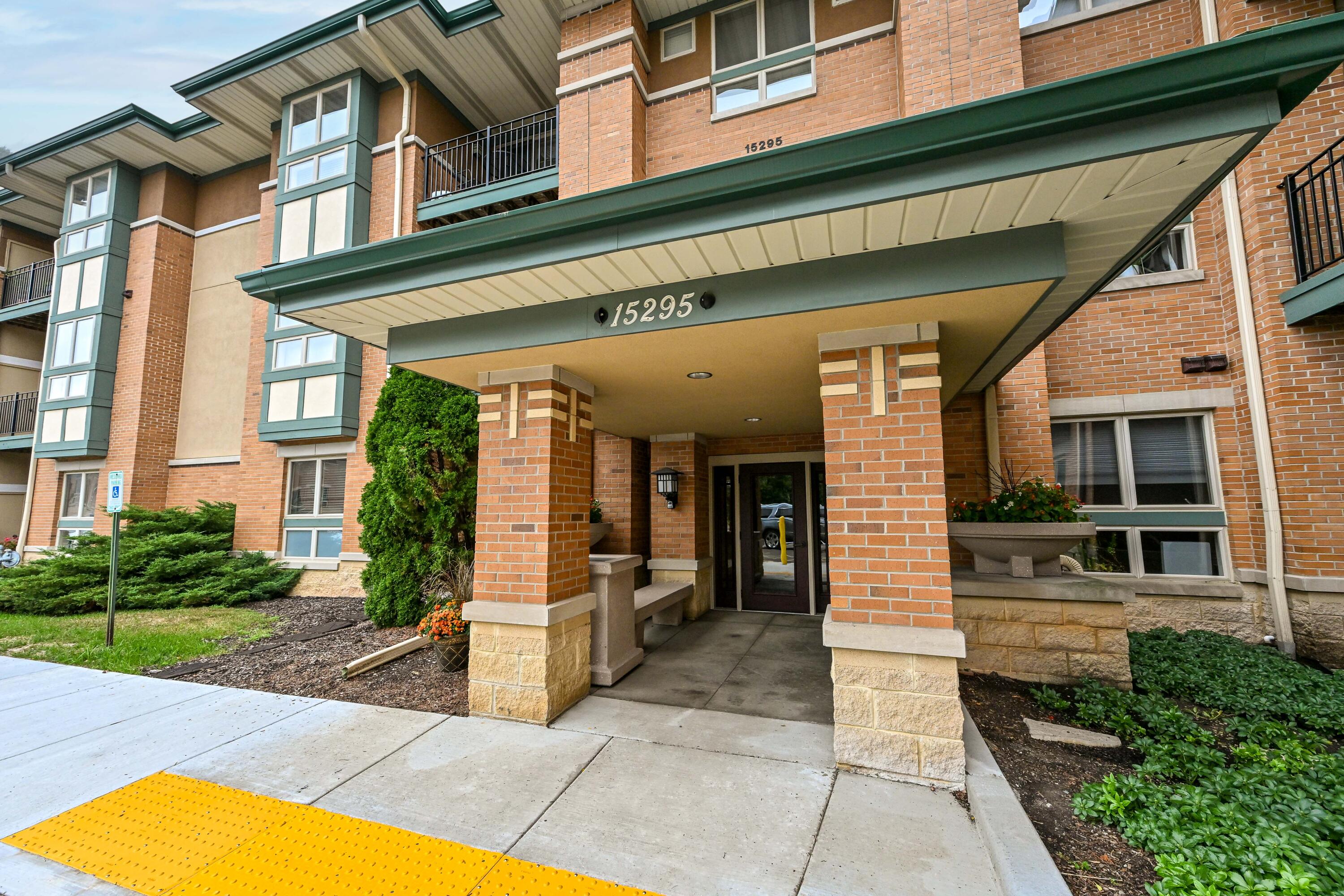 15295 West Library Lane, Unit 203 New Berlin, WI 53151 - Photo 22 of 32 Entrancy