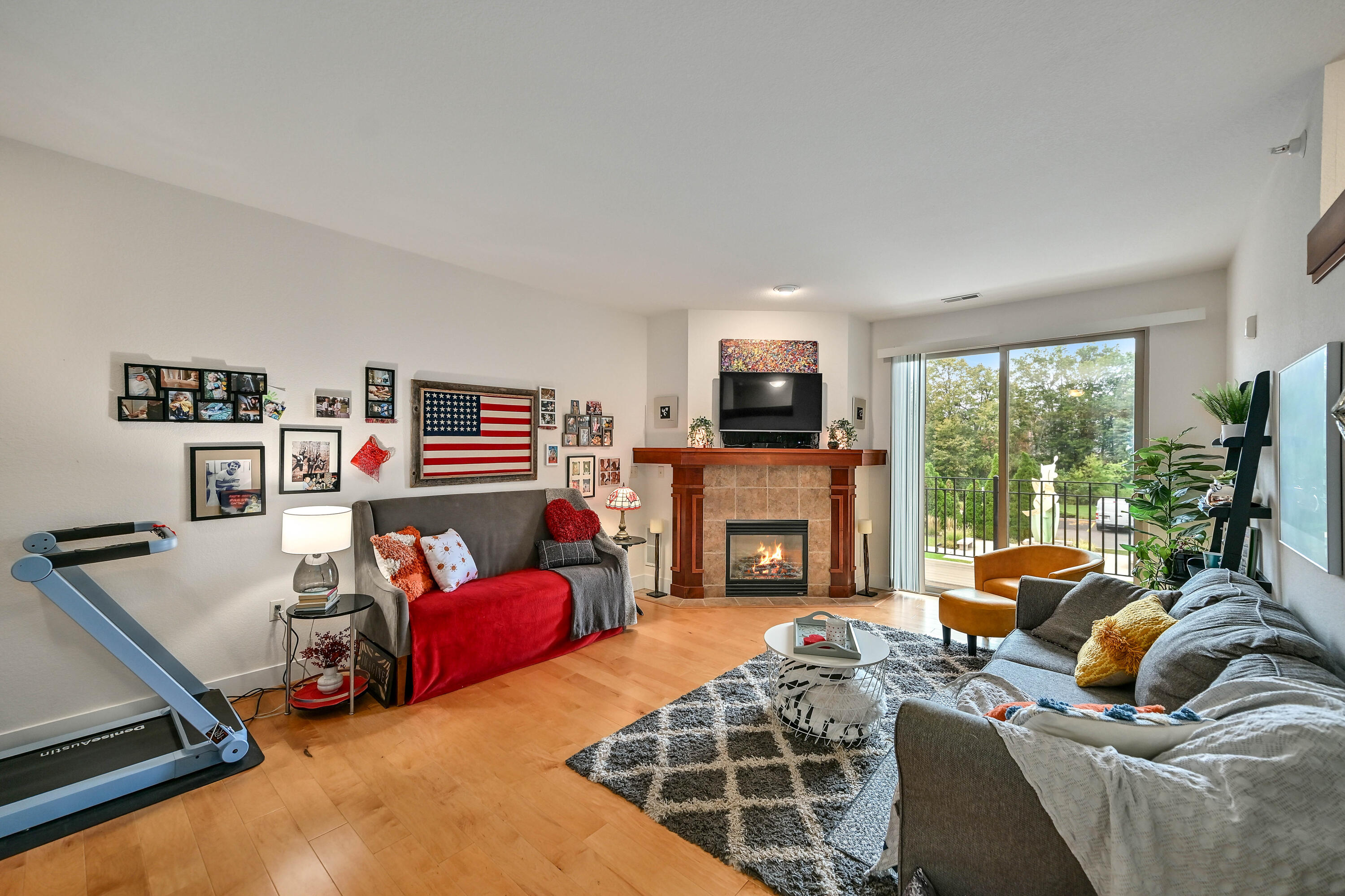 15295 West Library Lane, Unit 203 New Berlin, WI 53151 - Photo 10 of 32 Great Room w/GFP