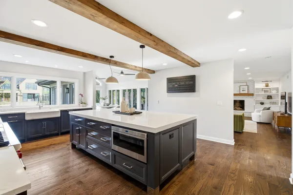 $2,000,000 | 11 Princeton Road, Hinsdale, IL 60521